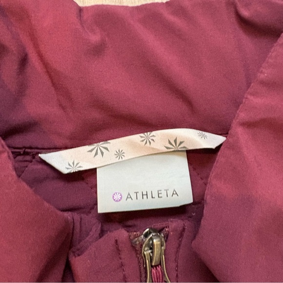 Athleta Upside Quilted Jacket in Chianti - Picture 14 of 16